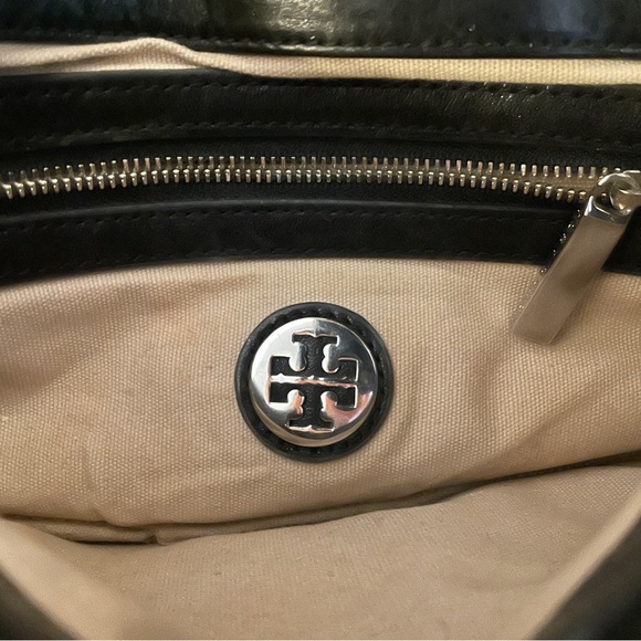 Tory Burch Leather Crossbody Bag - Picture 5 of 8